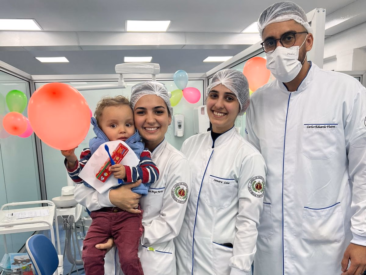 Registro de prática clínica supervisionada em Odontologia